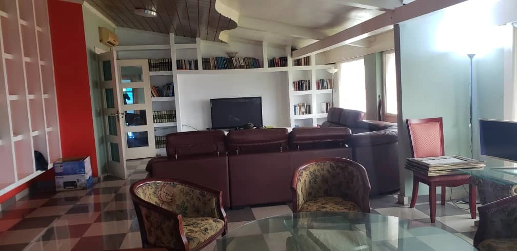 Apartamento II — Ed. Esono Alonso